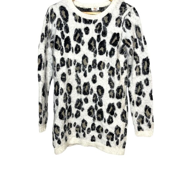 Circo Girls Leopard Print‎ Soft Cozy Fuzzy Sweater Size XL 14/16 - Picture 1 of 10